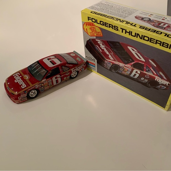 Vintage Nascar Folgers 6 Ford Thunderbird model kit, 1/24 assembled Martin - Picture 1 of 16